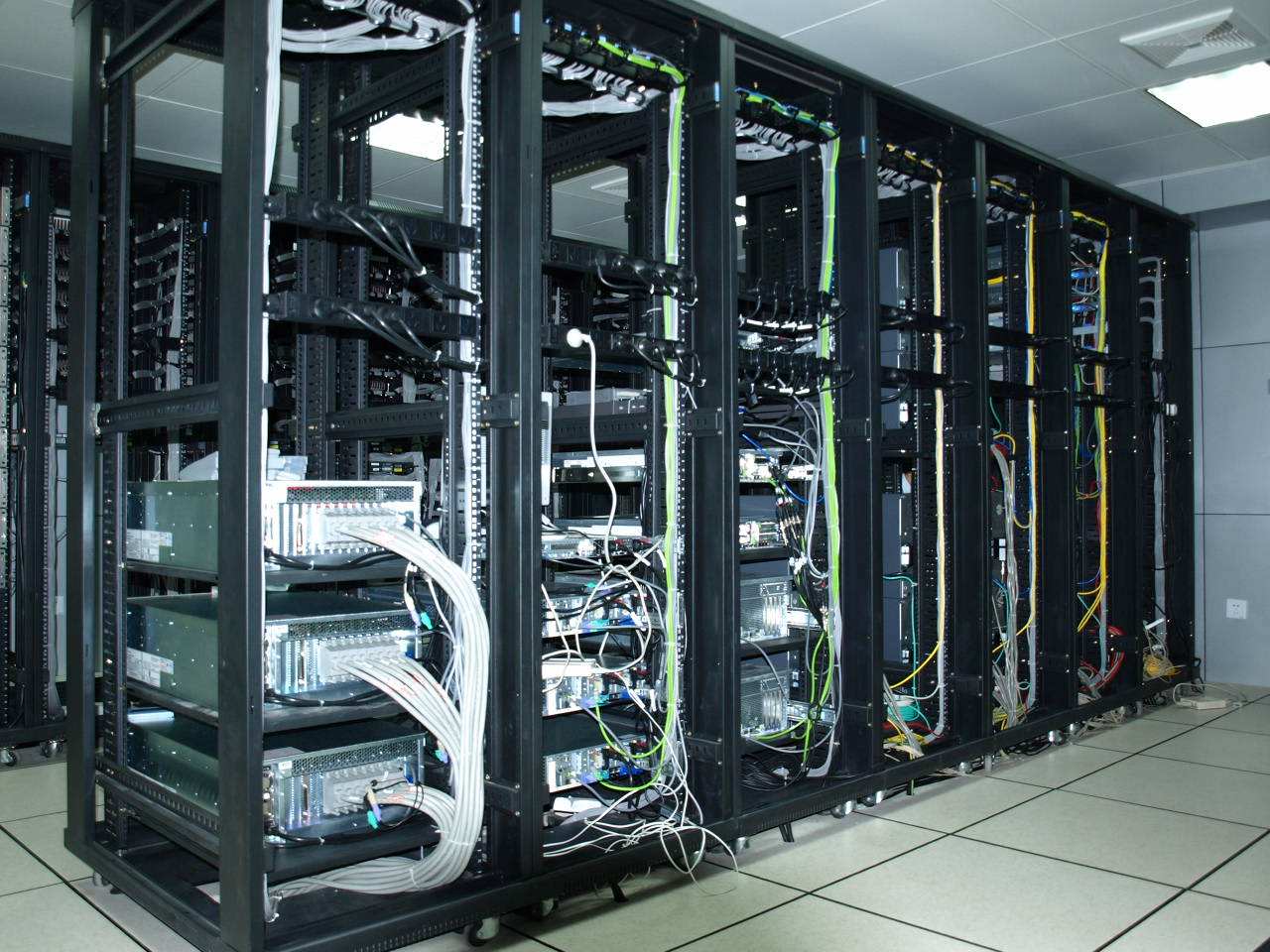 機(jī)房工程建設(shè)施工全流程解析 弱電同行實(shí)戰(zhàn)圖片分享與經(jīng)驗(yàn)總結(jié)